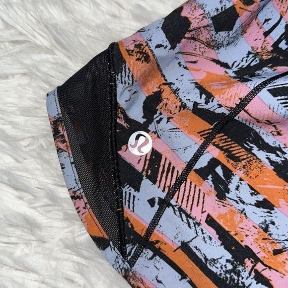 Lululemon Hotty Hot Short II *Long 4" Inversion Multi / Black - Picture 6 of 6